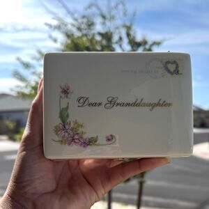 Dear Granddaughter
Heirloom Porcelain Music Box produced by Ardleigh Elliott Y2K